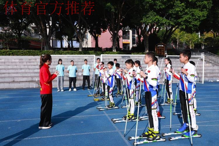 “冠军体育课”进入成都校园 “冠军体育课”进入成都校园